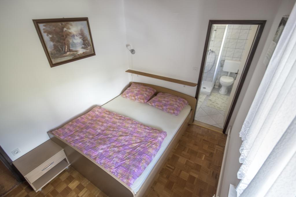 Gostilna Pension Blegos Poljane nad Škofjo Loko Oda fotoğraf