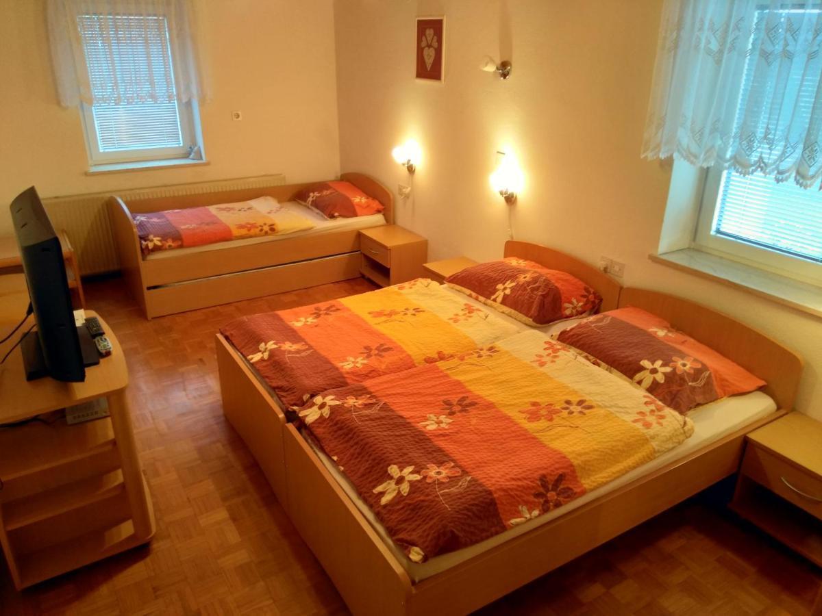 Gostilna Pension Blegos Poljane nad Škofjo Loko Dış mekan fotoğraf