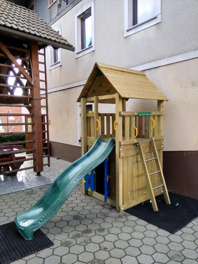 Gostilna Pension Blegos Poljane nad Škofjo Loko Dış mekan fotoğraf